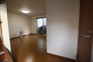 施工後写真。リビング洋室化後の様子。